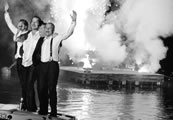 shake the lake 2010 - the piano explosion
