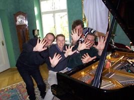 shake the lake - 4 at piano hands